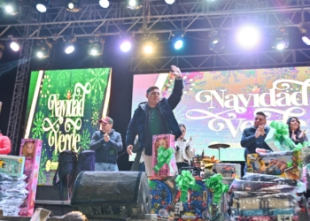 RICARDO GALLARDO LLEVA LA ALEGRÍA DE LA NAVIDAD A LAS FAMILIAS POTOSINAS