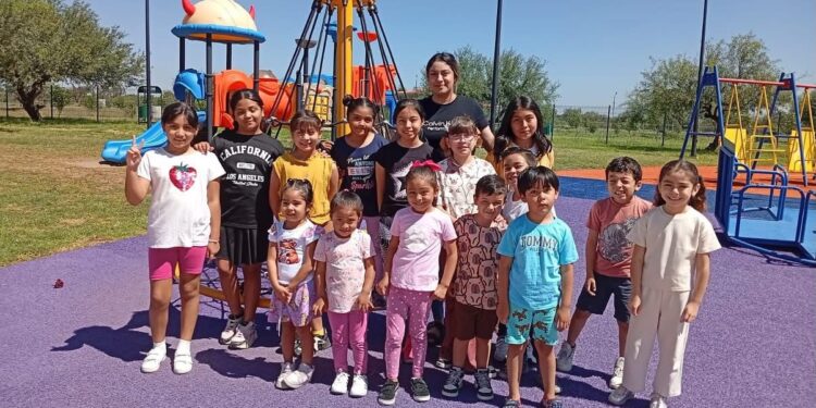 CELEBRA LA NAVIDAD EN LOS PARQUES TANGAMANGA Y LAS CAMELIAS