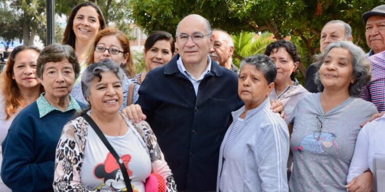 Alcalde Galindo atiende drenaje colapsado en San Juan de Guadalupe