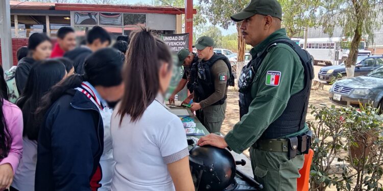 FERIA DE SEGURIDAD EN MEXQUITIC REÚNE A MÁS DE 600 PERSONAS Y FORTALECE LA PREVENCIÓN 