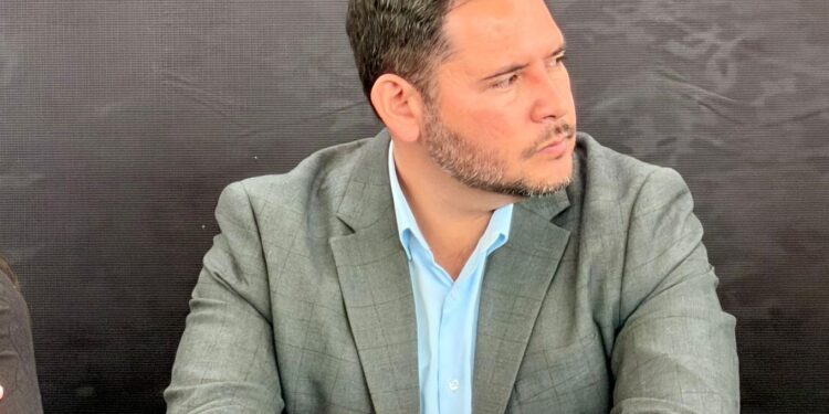 Respalda, Regidor, Rubén Lárraga obra pública, rescate de espacios y respuesta del Gobierno Capitalino con la ciudadanía