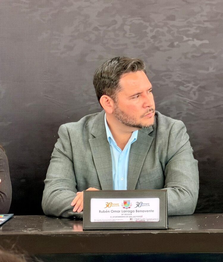 Respalda, Regidor, Rubén Lárraga obra pública, rescate de espacios y respuesta del Gobierno Capitalino con la ciudadanía