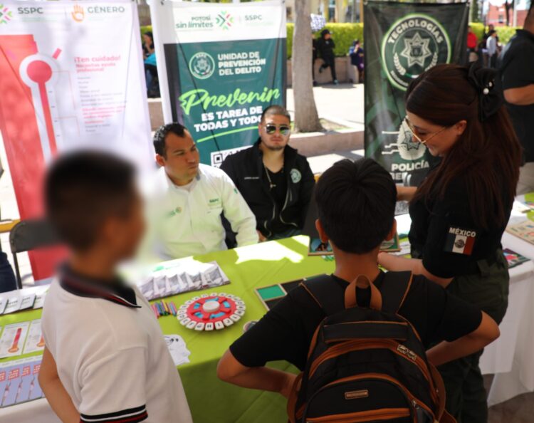 GOBIERNO ESTATAL LLEVA FERIA DE SEGURIDAD A AHUALULCO