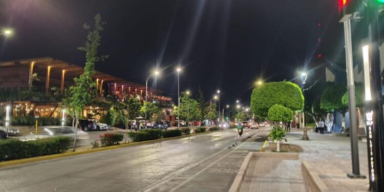 Ayuntamiento de SLP restablece alumbrado en el Jardín de Tequis