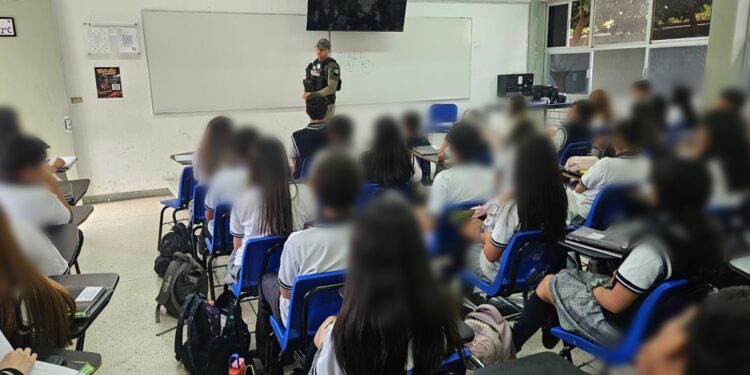 GOBIERNO ESTATAL FORTALECE PREVENCIÓN CONTRA RETOS VIRALES Y RIESGOS DIGITALES EN ESCUELAS