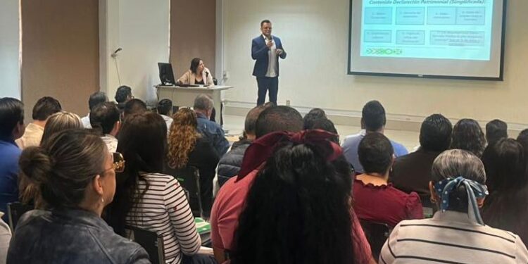 GOBIERNO ESTATAL FORTALECE LA TRANSPARENCIA EN EL SERVICIO PÚBLICO