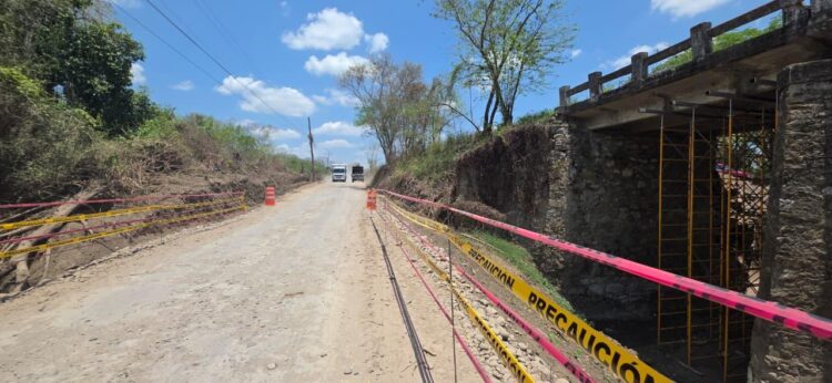 GOBIERNO ESTATAL REPARA PUENTE DE LA SAGRADA FAMILIA