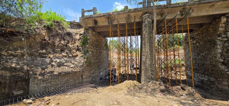 GOBIERNO ESTATAL REPARA PUENTE DE LA SAGRADA FAMILIA