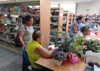 Se suma Sistema Municipal de Bibliotecas con talleres a favor de personas adultas mayores