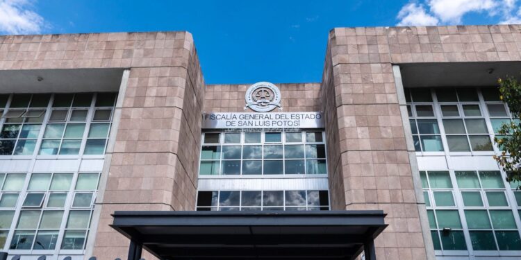 *FISCALÍA DE SLP CUMPLIMENTA ORDEN DE APREHENSIÓN CONTRA DOS PERSONAS POR PROBABLES DELITOS CONTRA LA DIGNIDAD HUMANA*