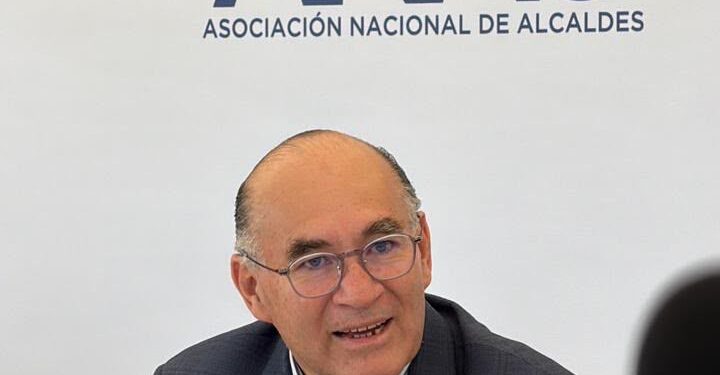 Enrique Galindo expone modelo exitoso de seguridad pública de San Luis Capital en reunión nacional de alcaldes