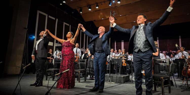 MAGISTRAL PRESENTACIÓN DE CARMINA BURANA EN EL TEATRO DE LA PAZ
