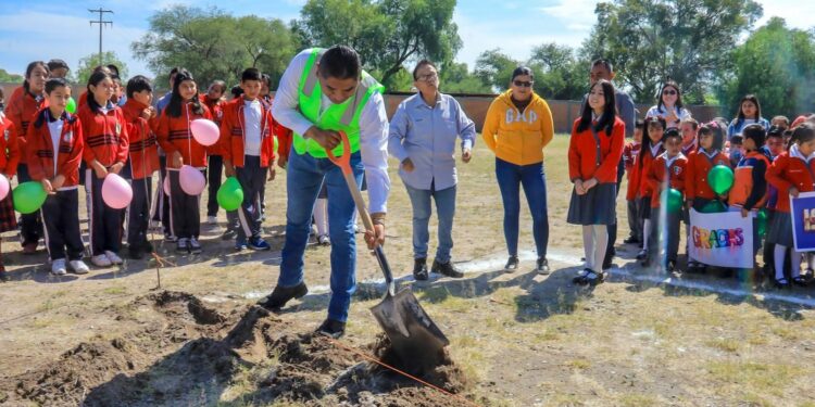 AVANZAN MEJORAS EN ESCUELAS DE VILLA DE REYES CON NUEVOS SANITARIOS EN PRIMARIA