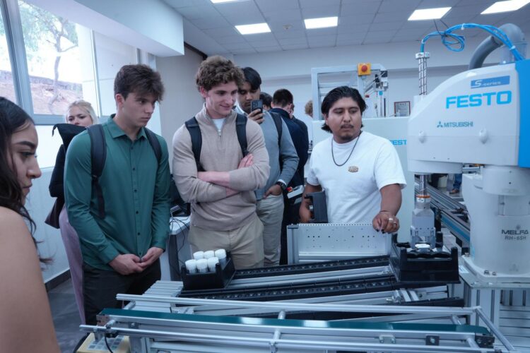 UNIVERSIDAD POLITÉCNICA FORTALECE EDUCACIÓN TECNOLÓGICA Y POSGRADOS