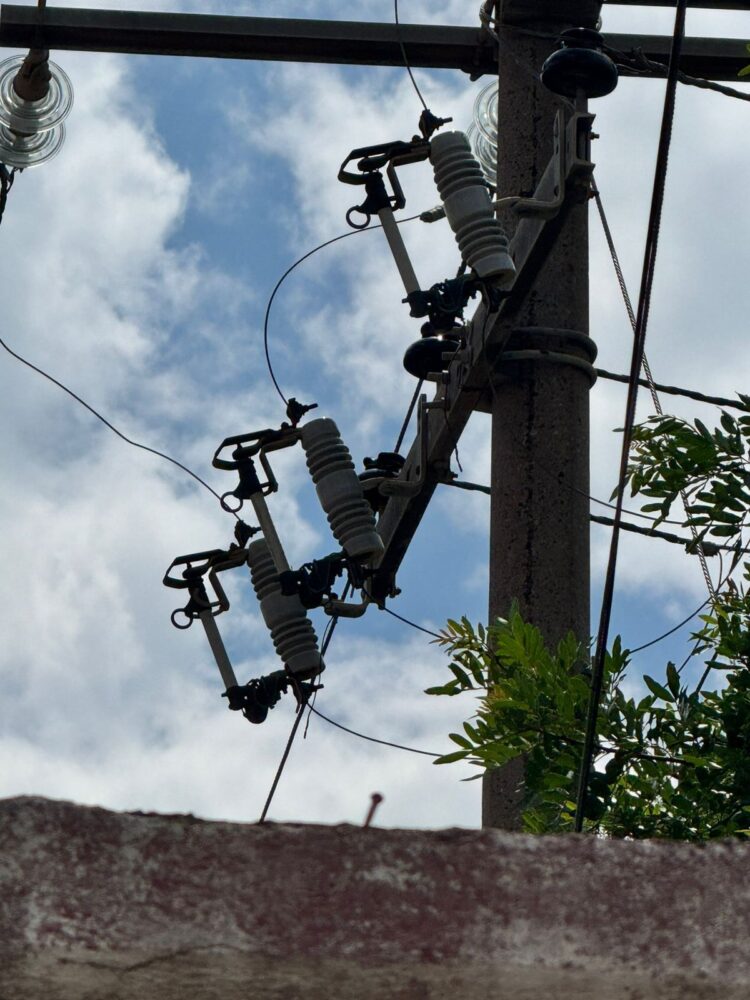 Tormentas eléctricas provocaron paros temporales en la red de Interapas
