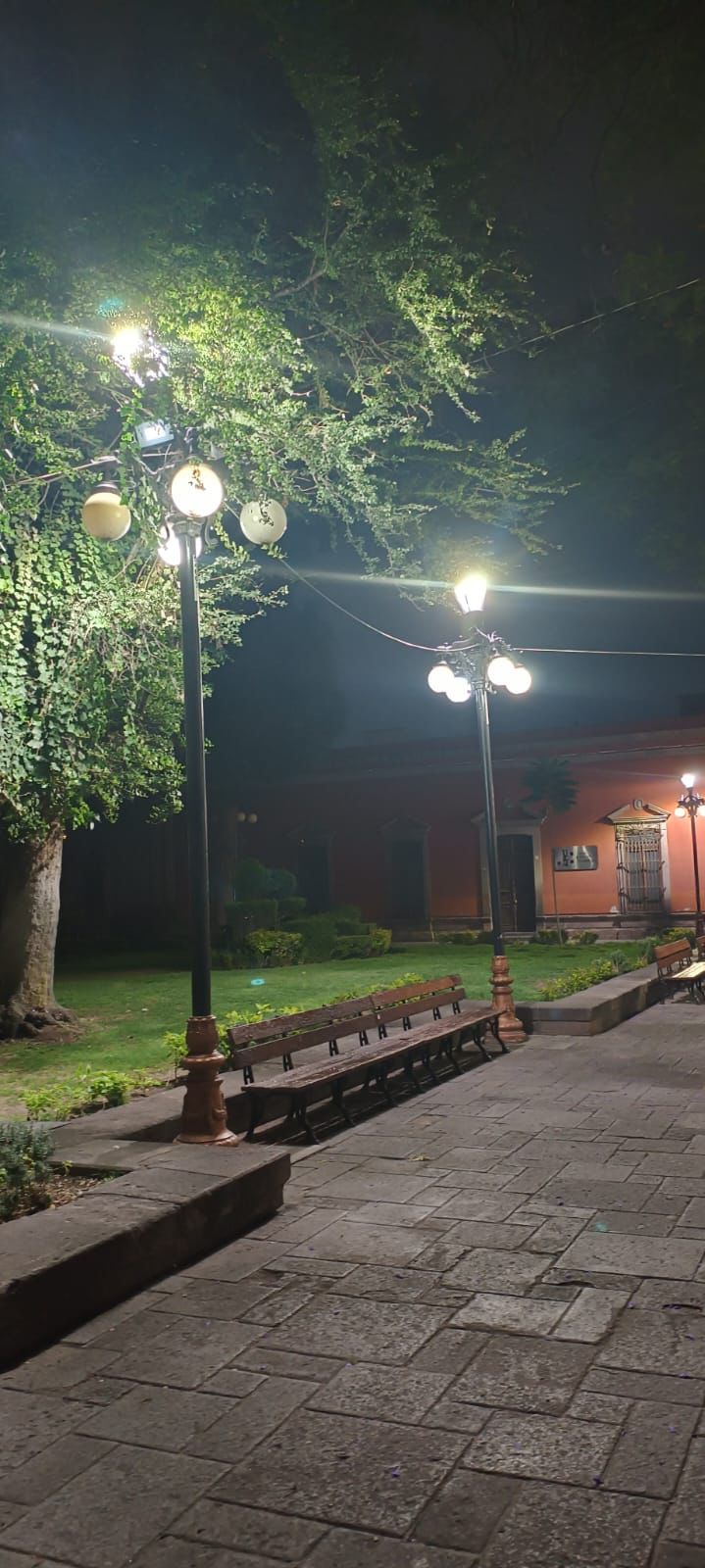 Gobierno de la Capital detecta falla en la iluminación en el Centro Histórico y restablece la iluminación en tiempo mínimo