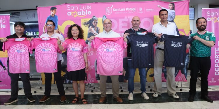 Alcalde Galindo arranca torneo de fútbol mundialista en videojuego