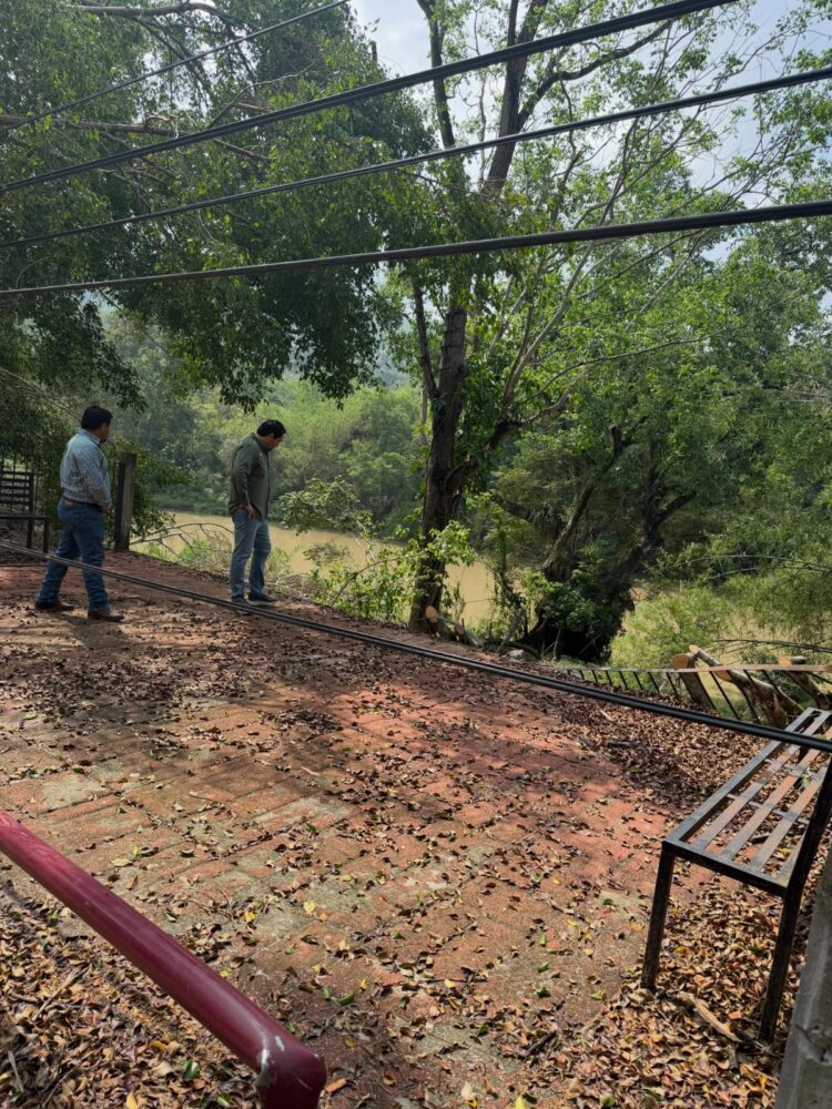 GOBIERNO ESTATAL REHABILITARÁ DAÑOS OCASIONADOS POR TROMBA EN CAMINO AXTLA-COMOCA