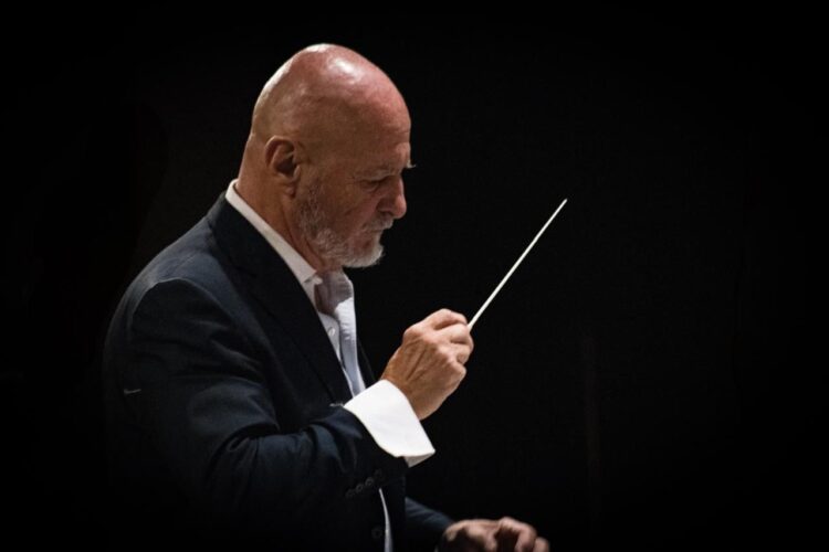 SAN LUIS CONQUISTA AL PÚBLICO CON ORQUESTA SINFÓNICA