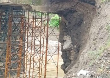 ANTE PERSISTENTES LLUVIAS, CIERRE TOTAL DEL PUENTE DE LA SAGRADA FAMILIA