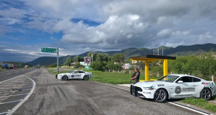 DIVISIÓN CAMINOS REFUERZA LA SEGURIDAD EN CARRETERAS POTOSINAS