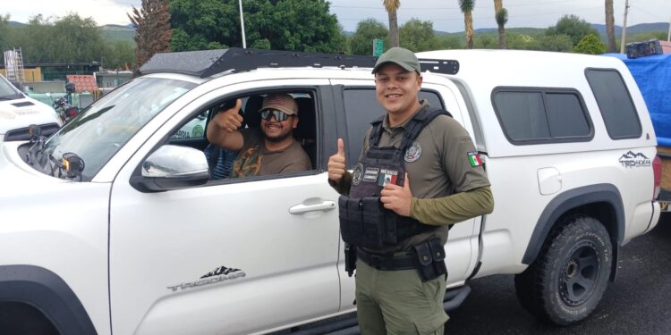 GUARDIA CIVIL ESTATAL BRINDA SEGURIDAD Y ACOMPAÑAMIENTO A CARAVANA MIGRANTE