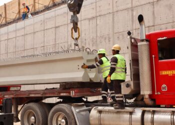 MONTAJE DE TRABES ACELERA LA CONSTRUCCIÓN DEL NUEVO PASO A DESNIVEL