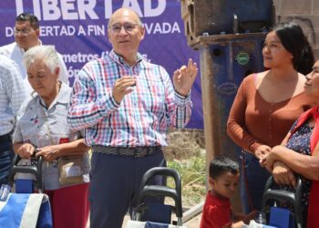Galindo lleva obras integrales a San Juan de Guadalupe para sacar familias del rezago