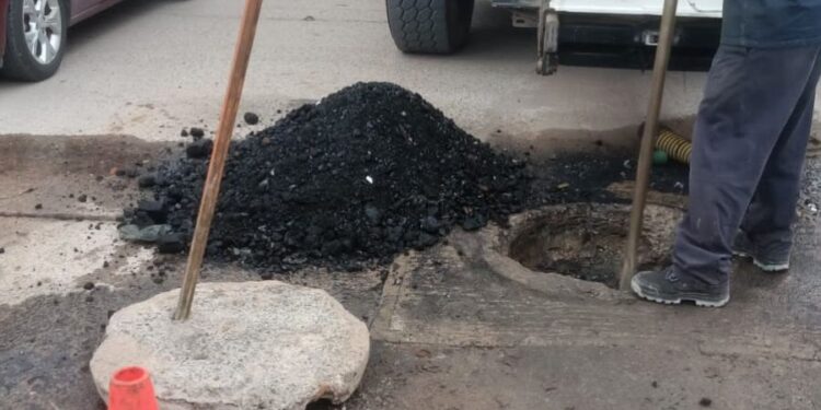Interapas refuerza trabajos de limpieza en drenajes ante la temporada de lluvias