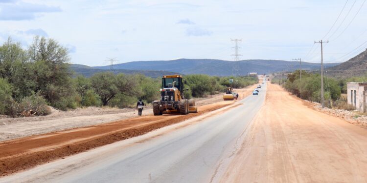 AVANZA MODERNIZACIÓN EN LA CARRETERA ESTATAL 22
