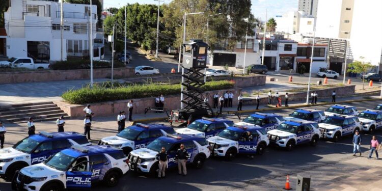 Enrique Galindo entrega nuevas patrullas y equipo que fortalece la seguridad