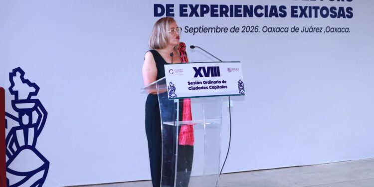 Presentan programa “Con Nosotras” en Foro de Experiencias Exitosas, realizado en Oaxaca