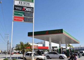 Alcalde baja costo de gasolina en Matehuala