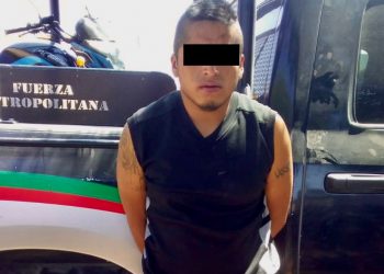 Detienen a hombre por conducir motocicleta con reporte de robo