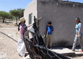 Entrega de despensas por el ayuntamiento de Villa de Reyes a sus habitantes