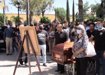 Se realizo homenaje póstumo al profesor Porfirio Mexicano, esto en la plaza principal de Villa de Reyes