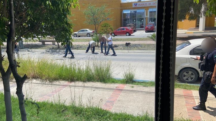 Balacera, tras intento de asalto a Telcel detrás de Plaza Tangamanga