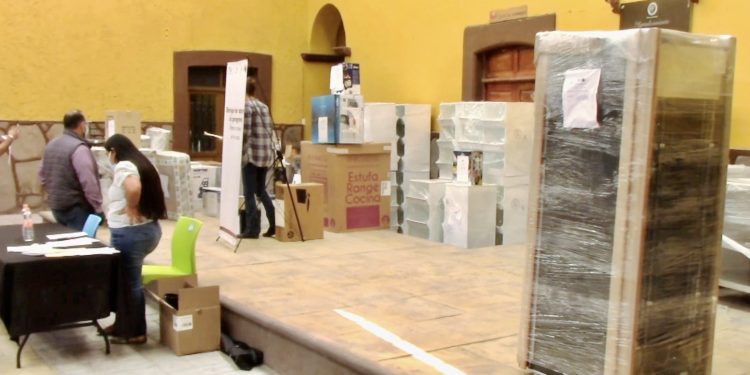 Locatarios reciben apoyo con programa “Mano a mano en tu local”