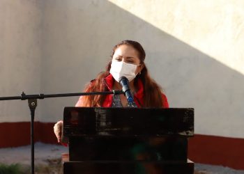 Erika Briones sigue entregando obras alrededor del municipio