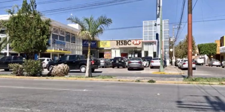 Mientras el encargado de la seguridad potosina comparecía, asaltan HSBC en la capital