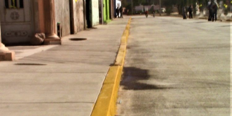 BRIONES PÉREZ ENTREGA PAVIMENTACIÓN EN EL ROSARIO