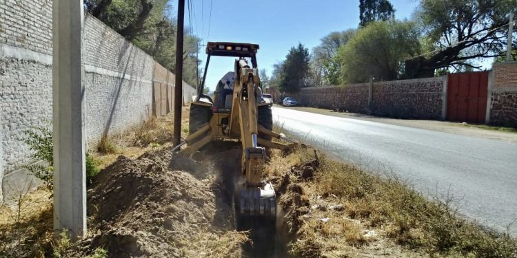 AMPLIACIÓN DE RED DE AGUA POTABLE INICIA EN COMUNIDAD DE MACHEROS