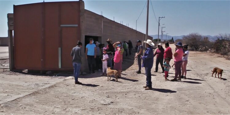 DENUNCIAN DESTRUCCIÓN DE CAMINOS POR EL PASO DE CAMIONES EN LA LAGUNA DE SAN VICENTE.