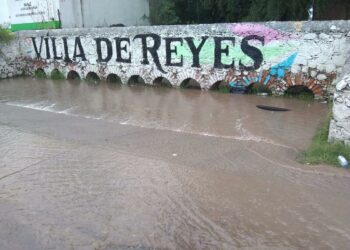 POR LLUVIAS, LAS OBRAS EN VILLA DE REYES SON DETENIDAS