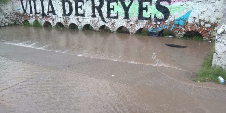 POR LLUVIAS, LAS OBRAS EN VILLA DE REYES SON DETENIDAS