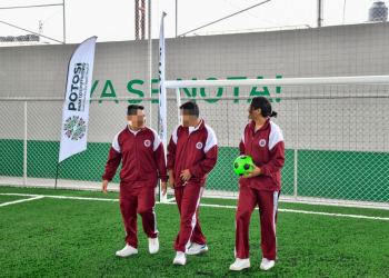 ENTREGA GOBERNADOR RICARDO GALLARDO NUEVA CANCHA DEPORTIVA EN SECUNDARIA TÉCNICA 79.