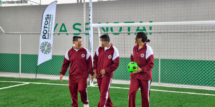 ENTREGA GOBERNADOR RICARDO GALLARDO NUEVA CANCHA DEPORTIVA EN SECUNDARIA TÉCNICA 79.