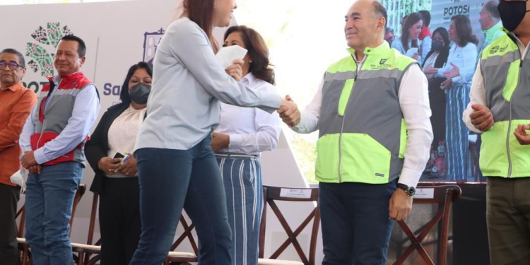 Ciudadanía y comerciantes reconocen buen trabajo del Gobierno de la Capital con la entrega de avenida Carranza