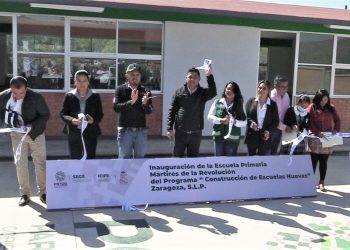 GOBERNADOR INAUGURA INFRAESTRUCTURA EN ESCUELA DE ZARAGOZA