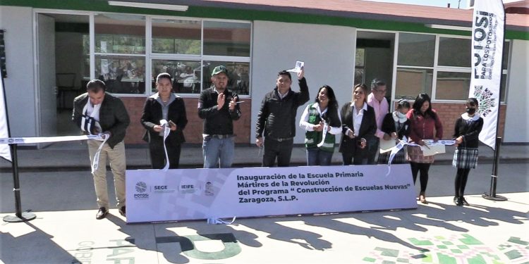 GOBERNADOR INAUGURA INFRAESTRUCTURA EN ESCUELA DE ZARAGOZA